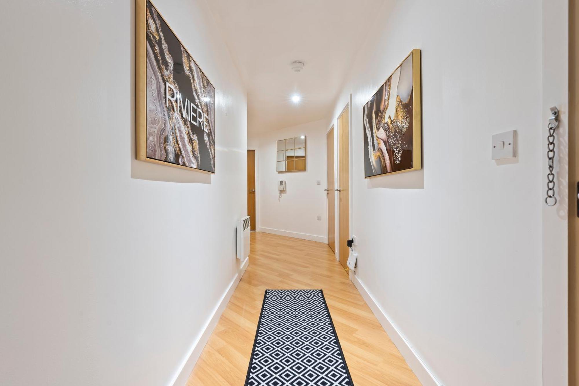 Apartment Stylish Centre Apartment- 3 Beds *