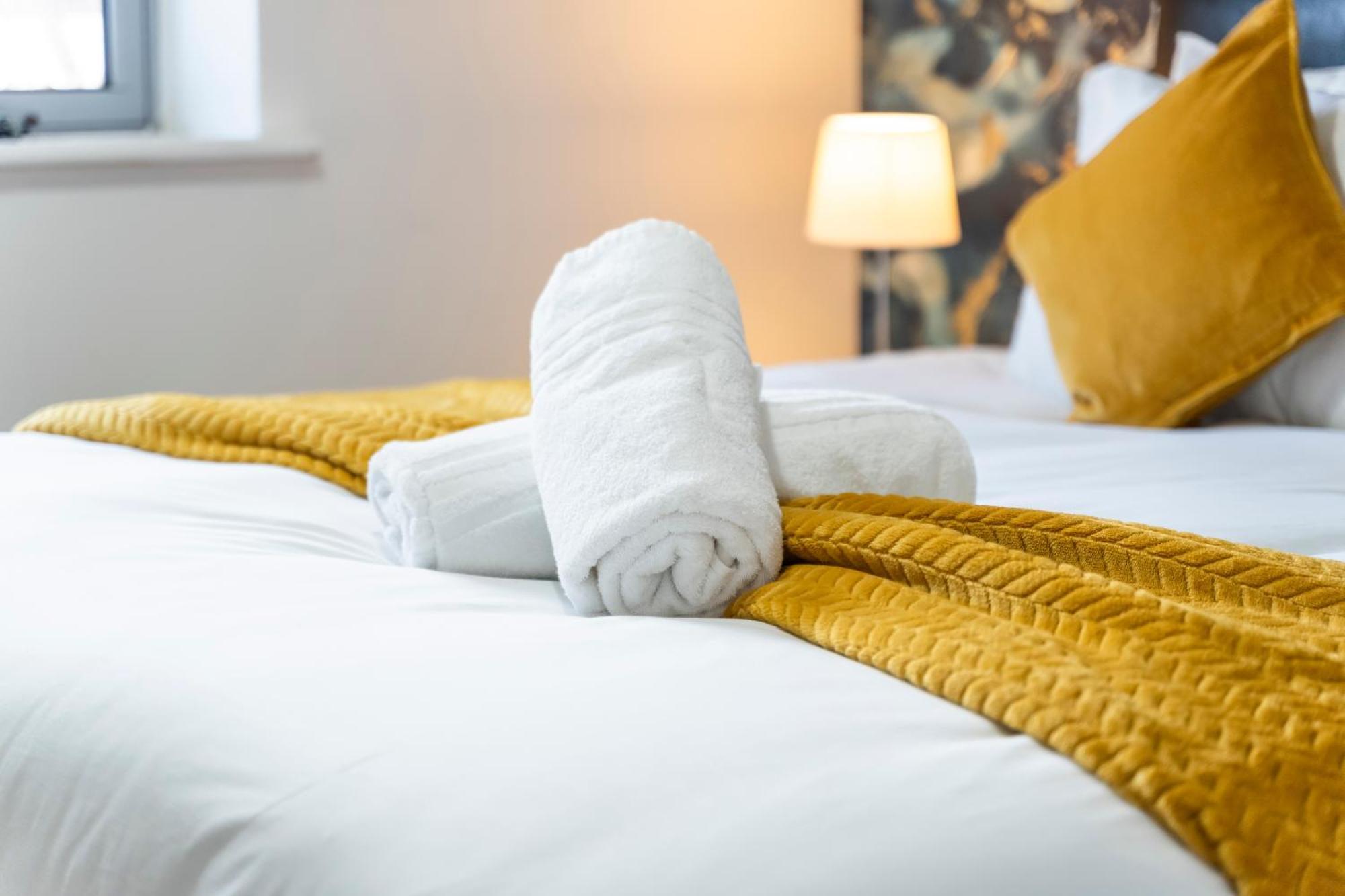 Apartment Stylish Centre Apartment- 3 Beds *